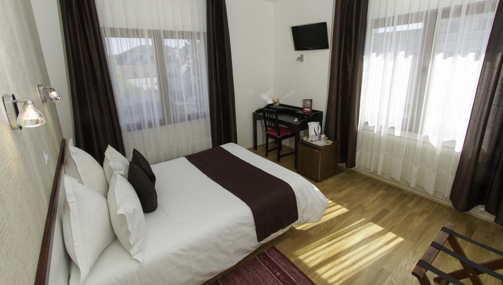 Hotel Le Divona "Au Coeur De Divonne" Room photo